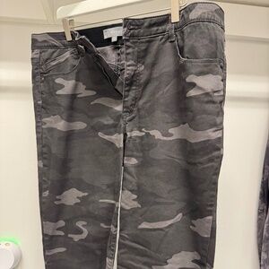 Wit & Wisdom Camo Jean (new)